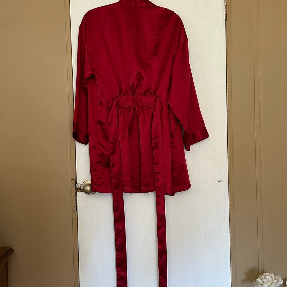 Victoria's Secret Robe - Picture 6 of 10